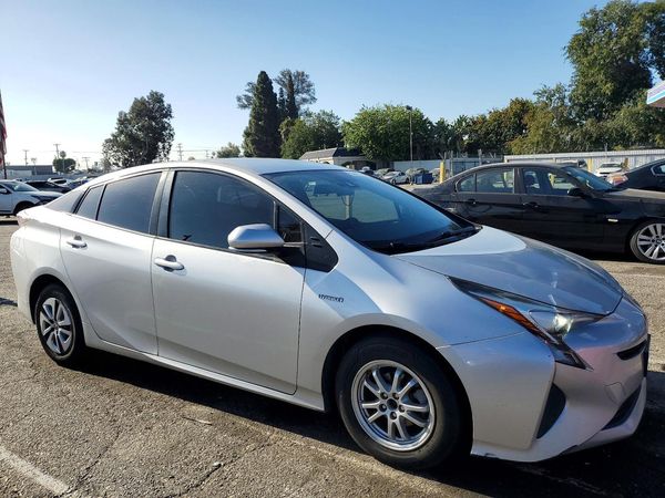 2017 TOYOTA PRIUS