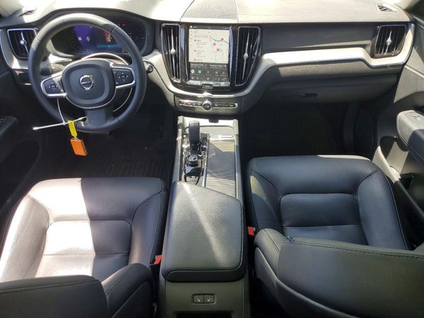 2024 VOLVO XC60 Core