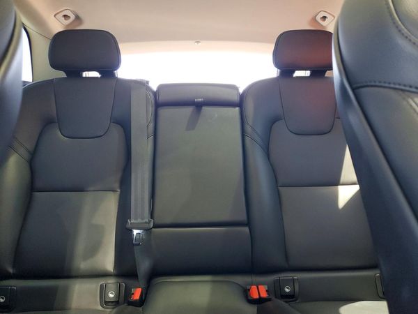 2024 VOLVO XC60 Core