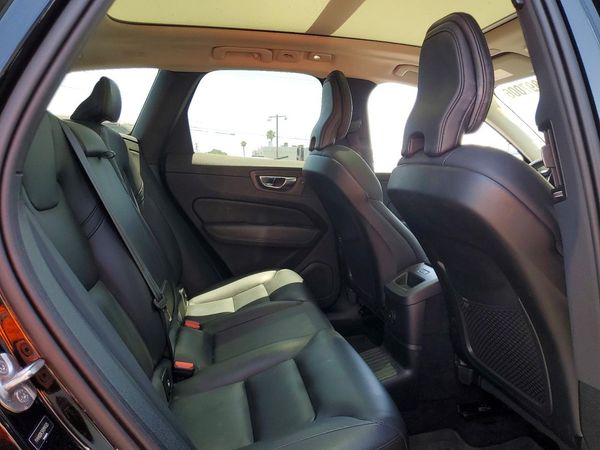 2024 VOLVO XC60 Core