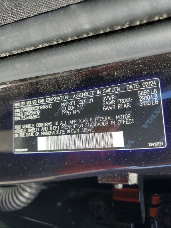 2024 VOLVO XC60 Core