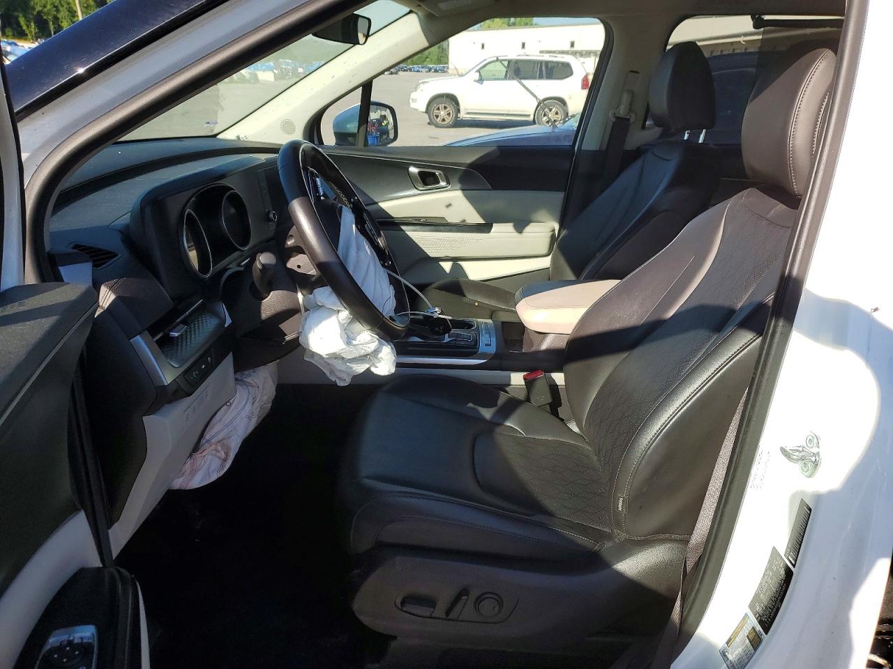 2023 KIA CARNIVAL LX, LX Seat Package