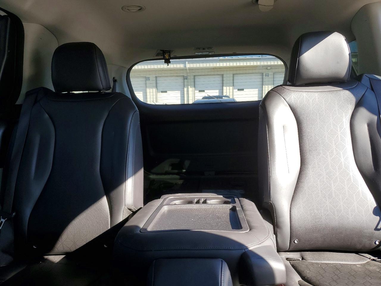 2023 KIA CARNIVAL LX, LX Seat Package