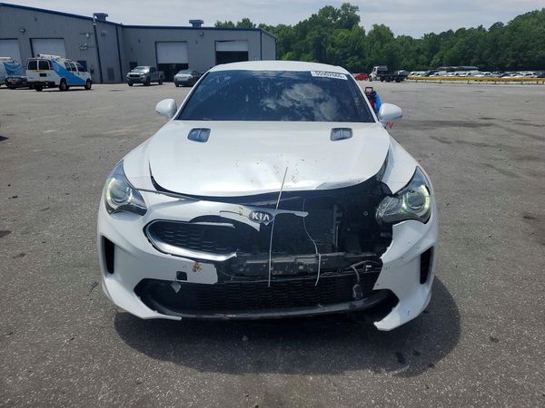 2019 KIA STINGER Base
