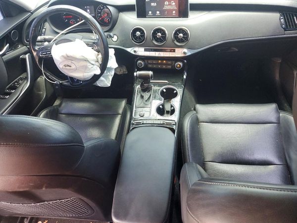 2019 KIA STINGER Base