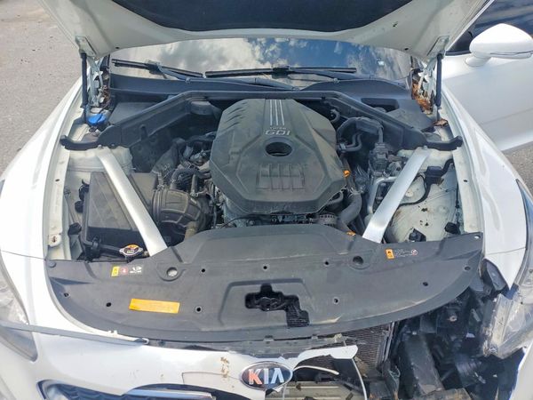 2019 KIA STINGER Base