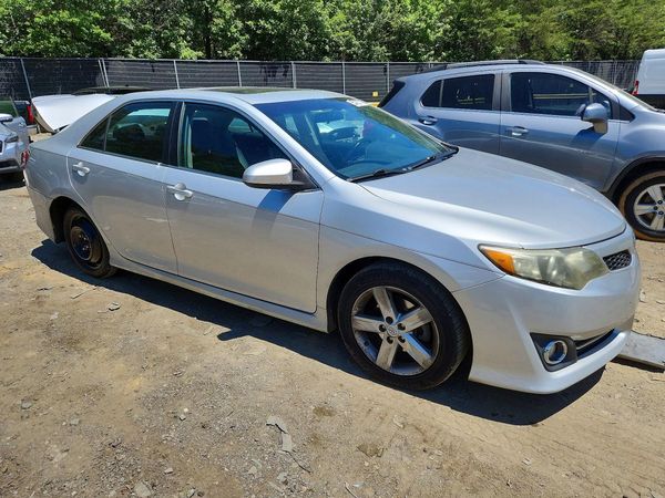 2014 TOYOTA CAMRY