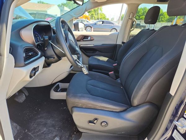 2017 CHRYSLER PACIFICA
