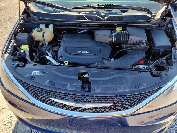 2017 CHRYSLER PACIFICA