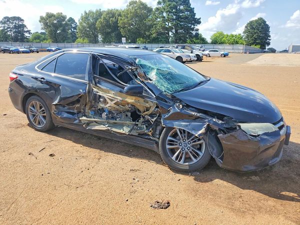 2016 TOYOTA CAMRY