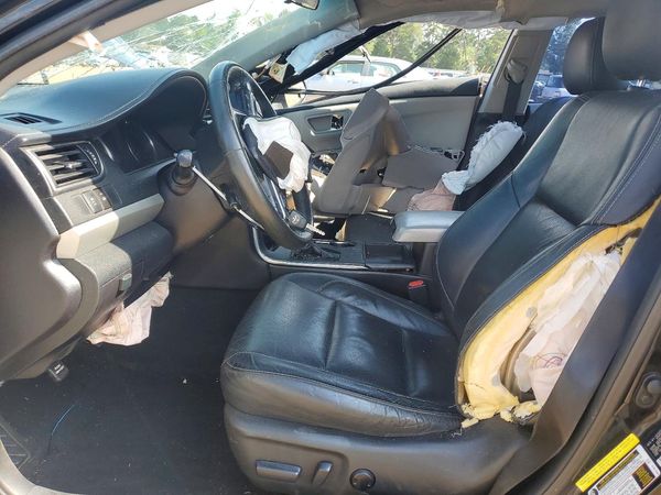 2016 TOYOTA CAMRY