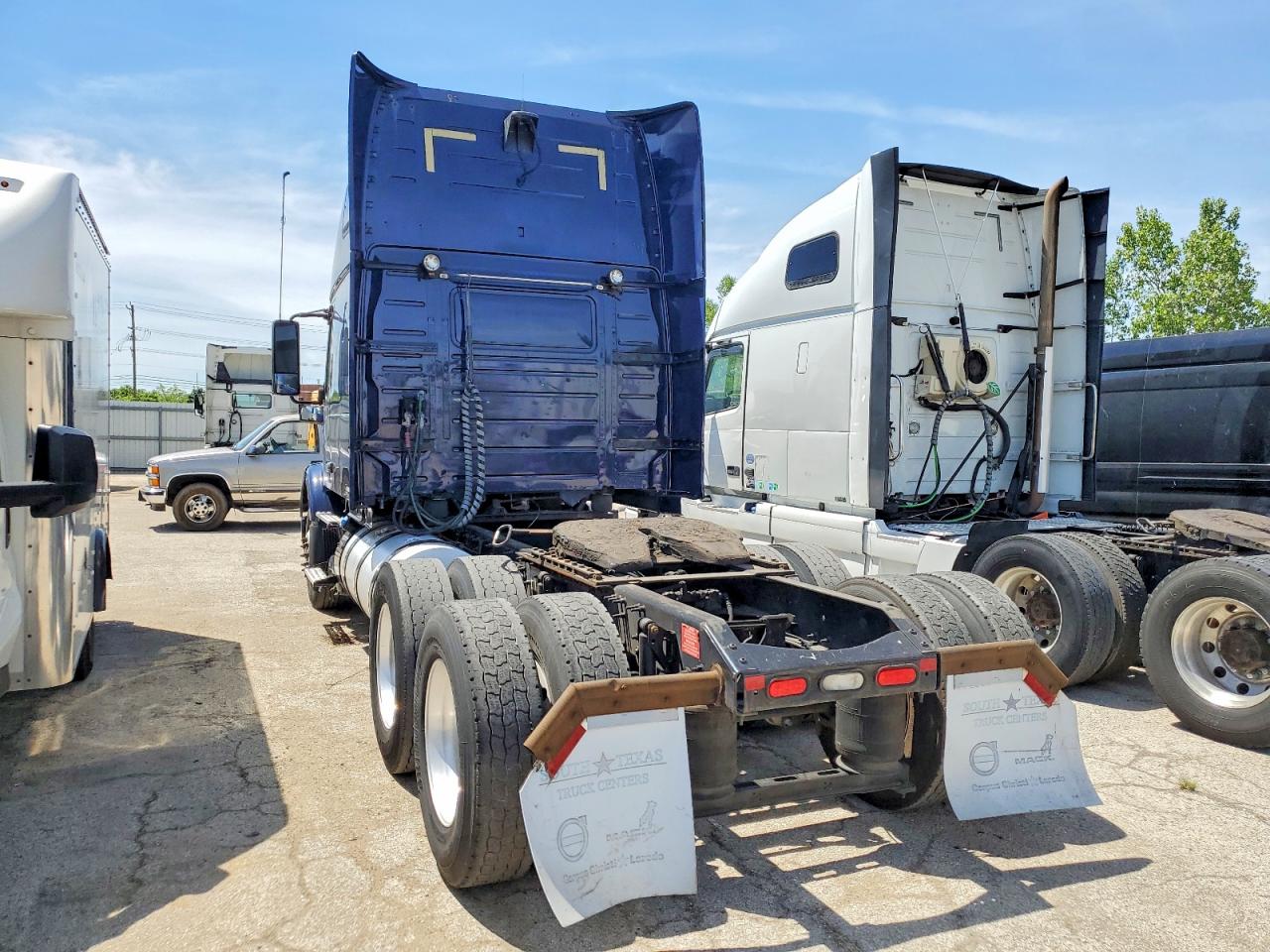 2014 VOLVO VN