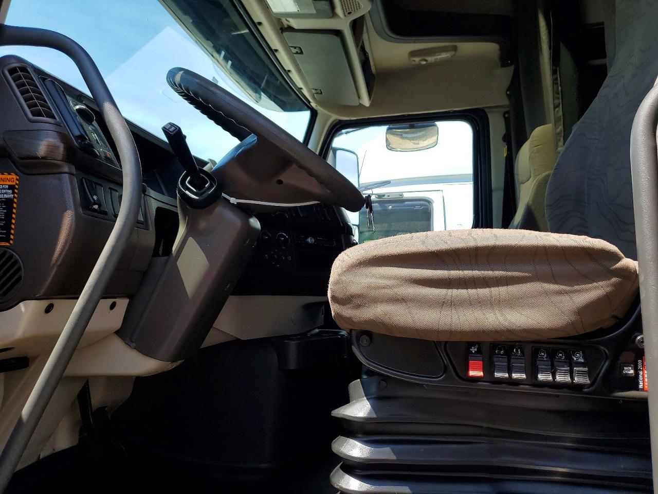 2014 VOLVO VN