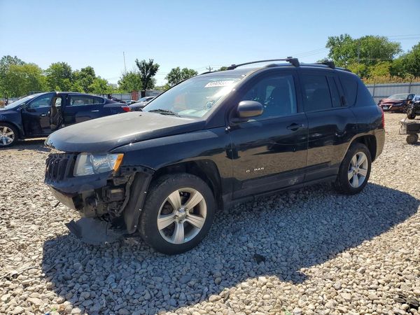 2013 JEEP COMPASS Sport — Front 3/4