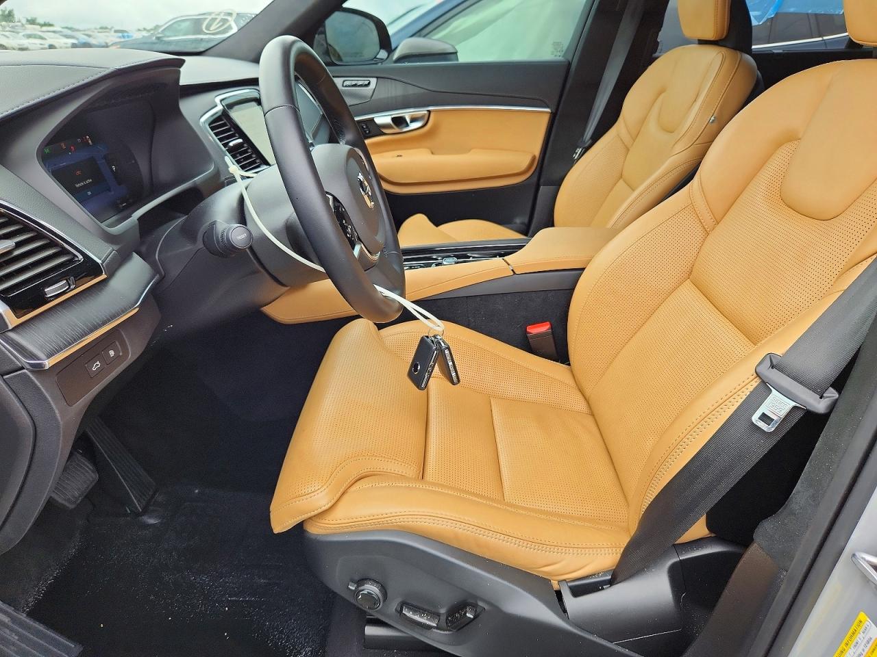 2023 VOLVO XC90 Ultimate Dark