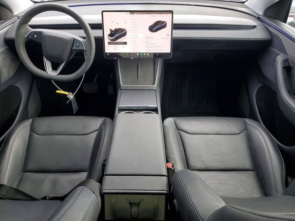 2026 TESLA MODEL Y