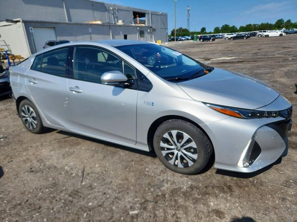 2020 TOYOTA PRIUS
