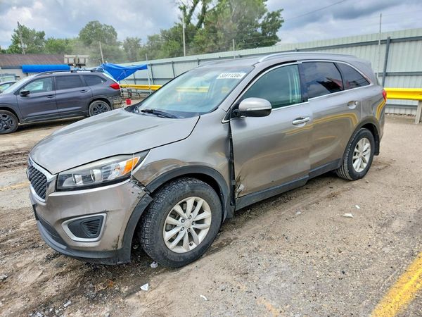 2016 KIA SORENTO L / LX