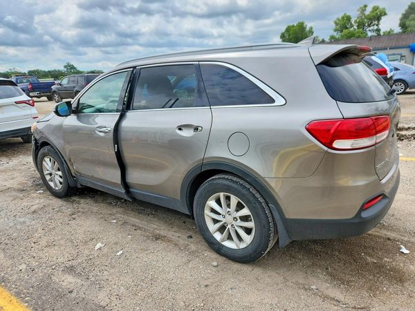 2016 KIA SORENTO L / LX