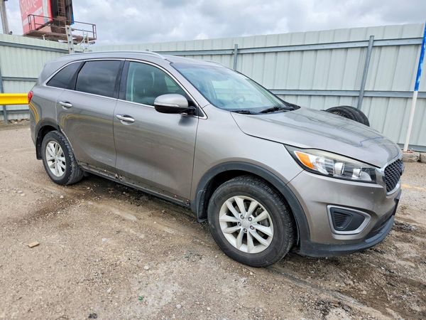 2016 KIA SORENTO L / LX