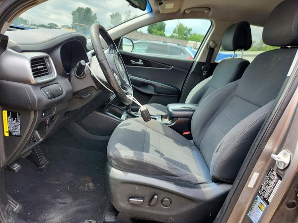 2016 KIA SORENTO L / LX