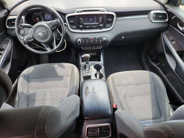 2016 KIA SORENTO L / LX