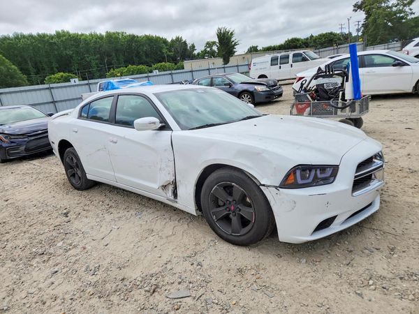 2014 DODGE CHARGER SE