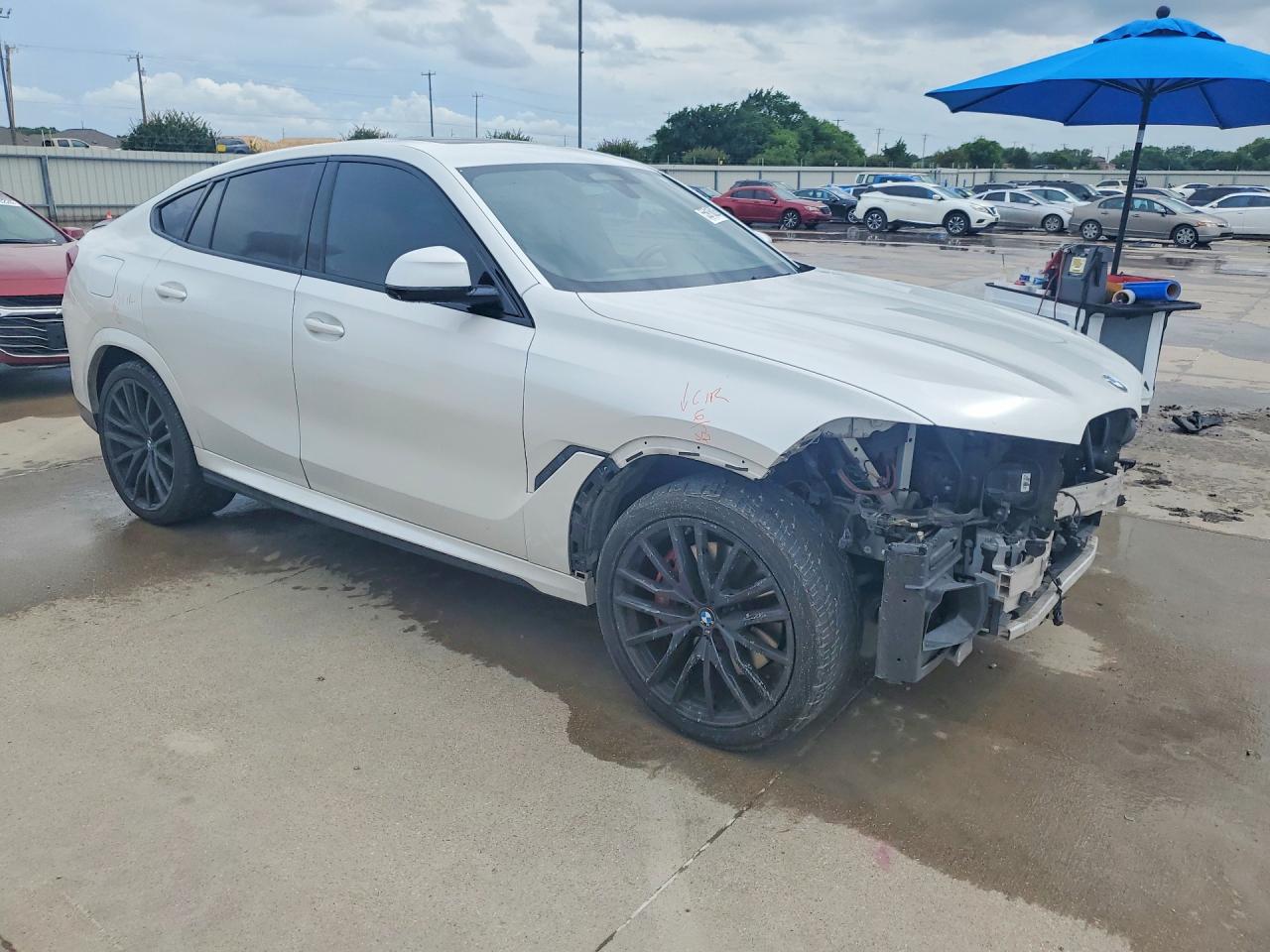 2021 BMW X6 M50i