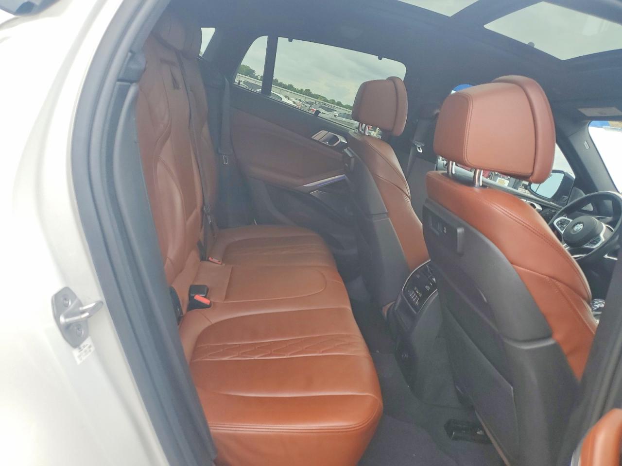 2021 BMW X6 M50i