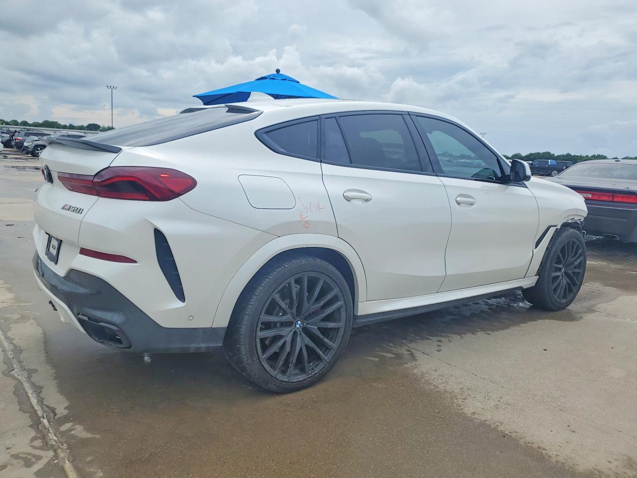 2021 BMW X6 M50i