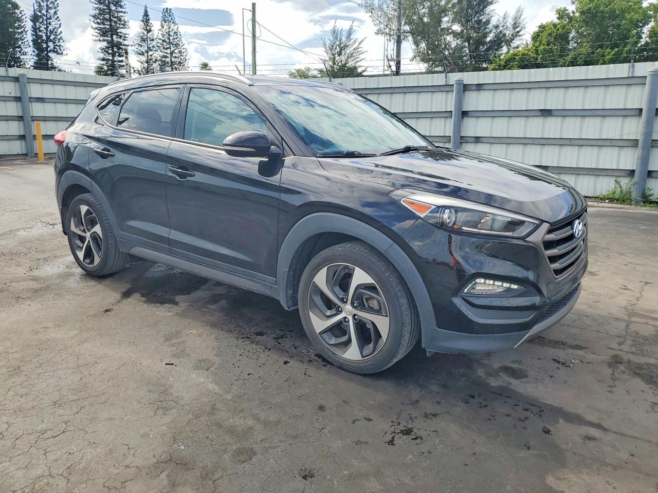 2016 HYUNDAI TUCSON