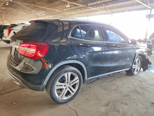 2016 MERCEDES-BENZ GLA
