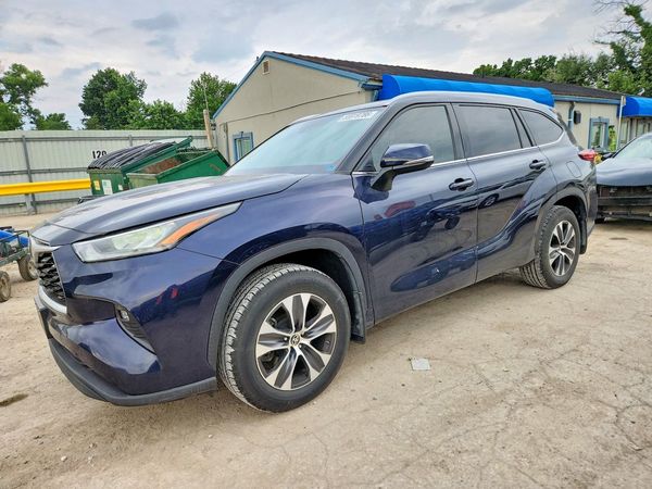 2020 TOYOTA HIGHLANDER XLE