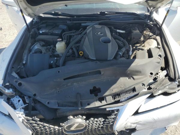 2016 LEXUS IS 200t