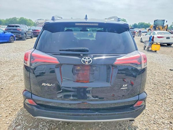 2017 TOYOTA RAV4 SE