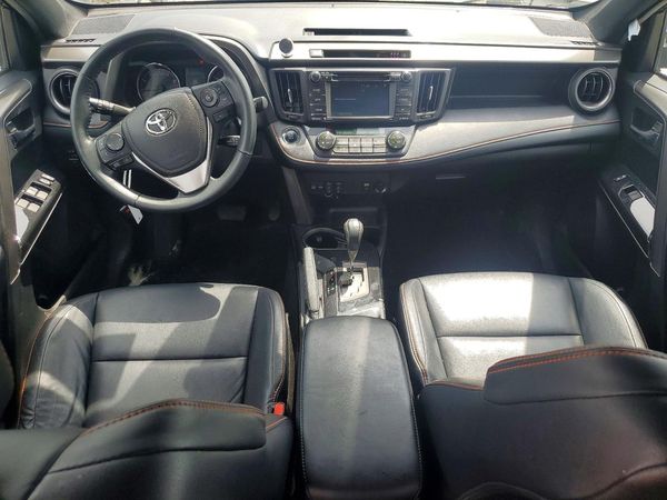 2017 TOYOTA RAV4 SE