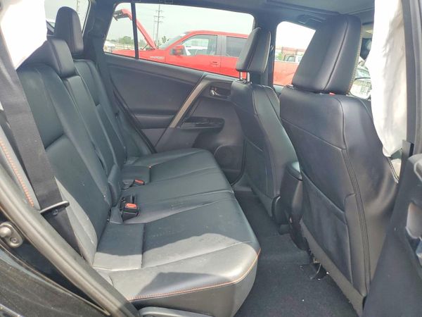 2017 TOYOTA RAV4 SE