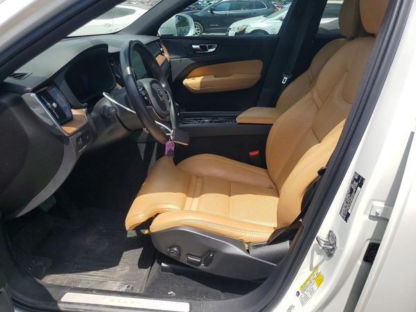 2021 VOLVO XC60 Inscription