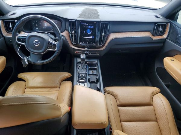 2021 VOLVO XC60 Inscription