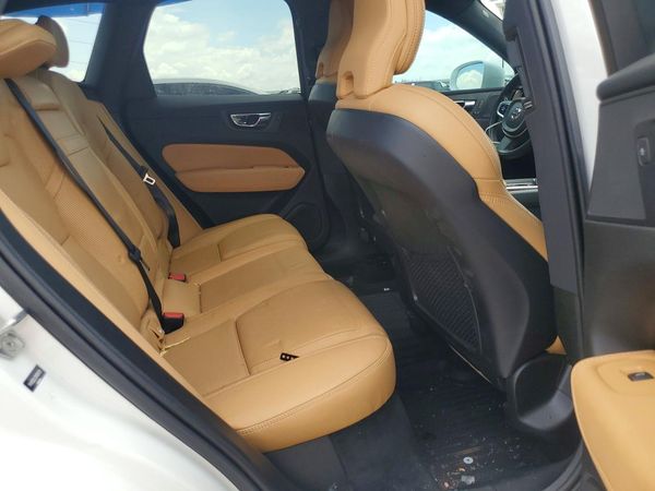2021 VOLVO XC60 Inscription