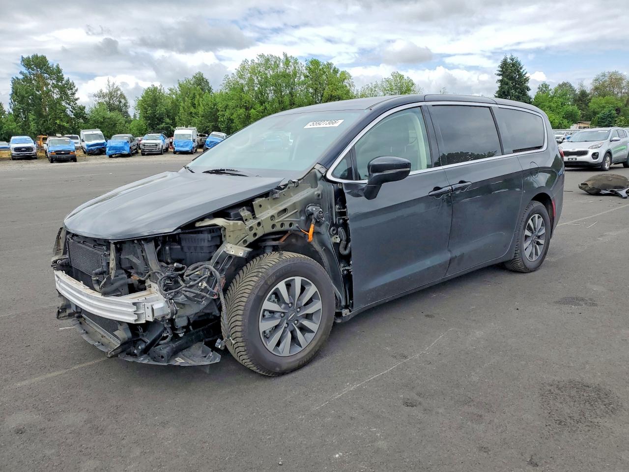2024 CHRYSLER PACIFICA Select