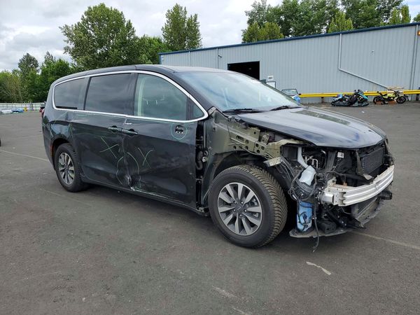 2024 CHRYSLER PACIFICA Select