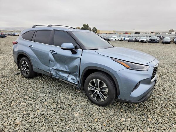 2024 TOYOTA HIGHLANDER