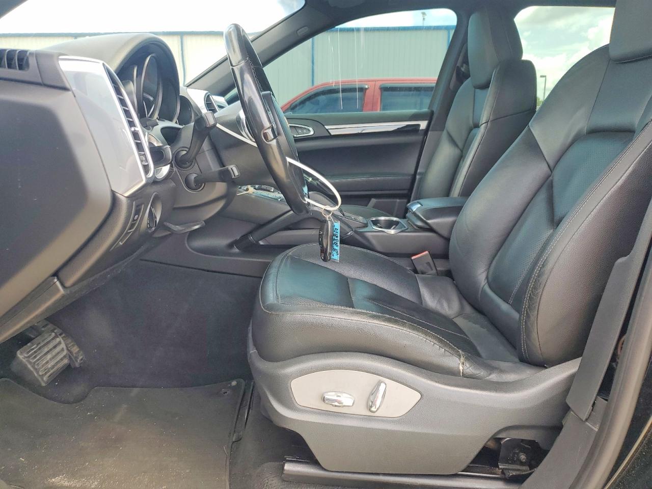 2013 PORSCHE CAYENNE
