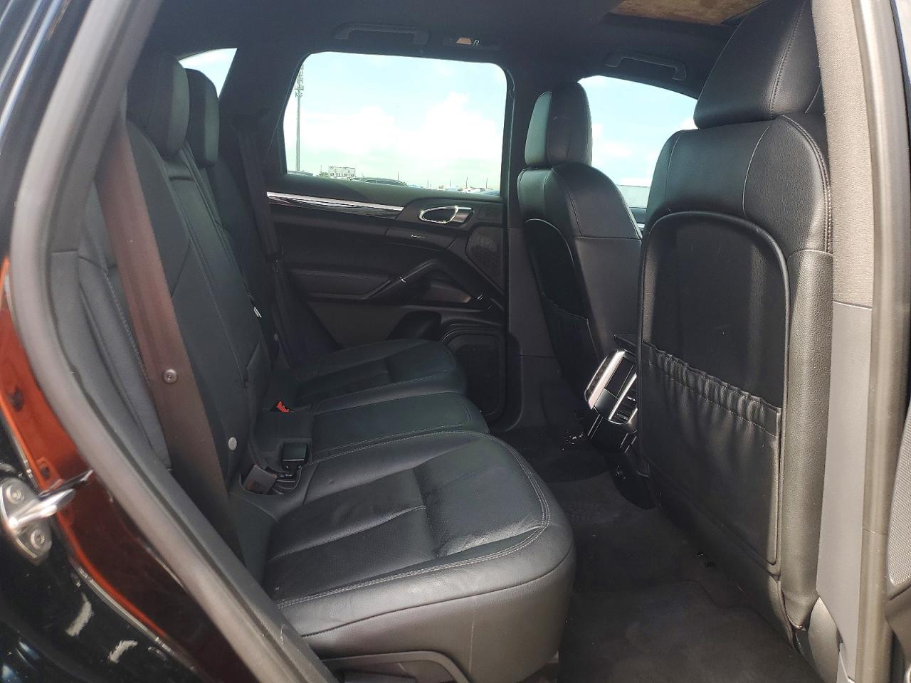 2013 PORSCHE CAYENNE