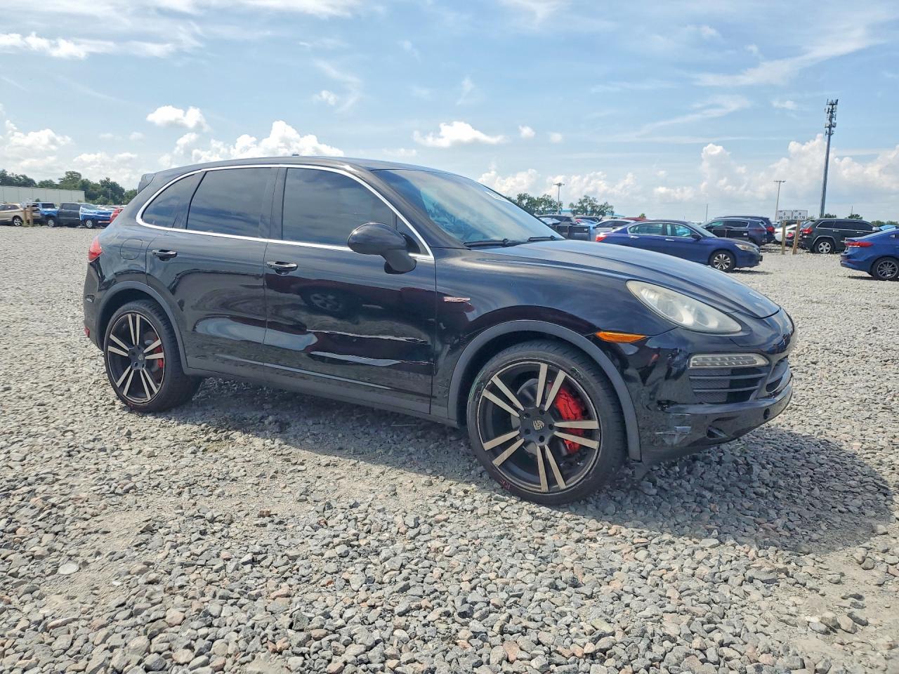 2013 PORSCHE CAYENNE