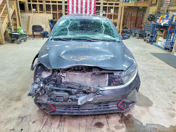 2023 KIA FORTE GT Line