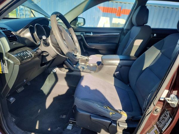 2013 KIA SORENTO Base / LX