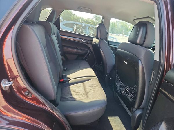 2013 KIA SORENTO Base / LX