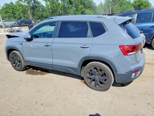 2023 VOLKSWAGEN TAOS SE w/Sunroof Pkg.